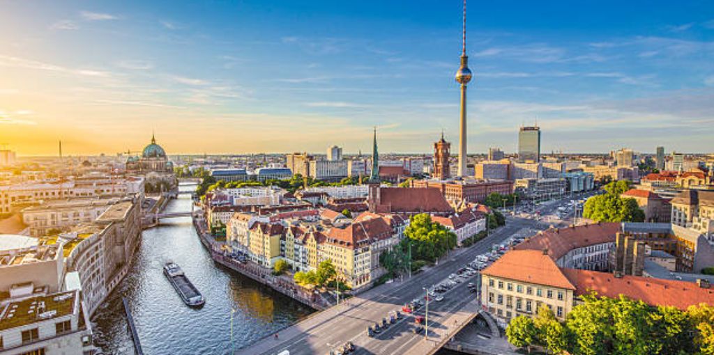 Ryan Air Berlin Office